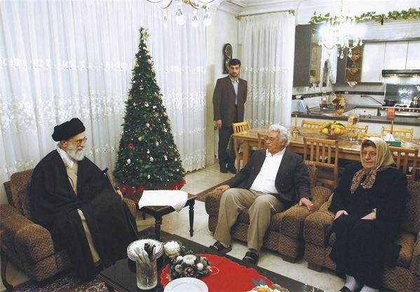 Spotkanie z rodziną poległego chrześcijanina (Twitter/khamenei.ir)