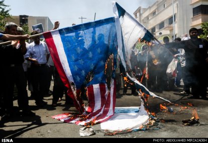Flagi USA i Izraela nie przestaną płonąć